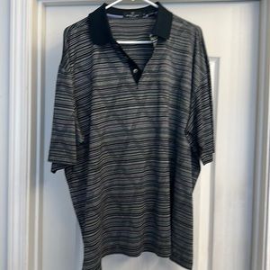 Bugatchi Uomo polo shirt. Good condition bu please note small hole on the back